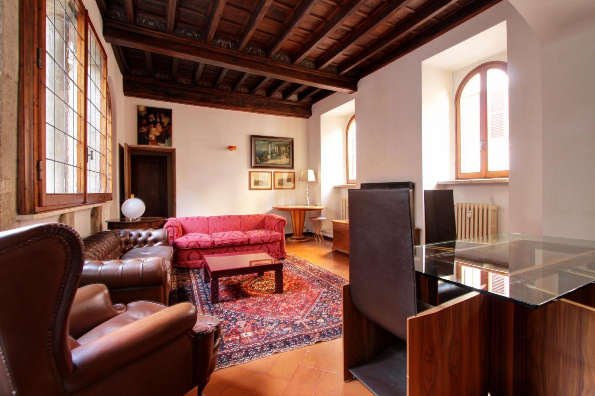 Centro Storico - Palazzo Avila '500 Apartment Rome