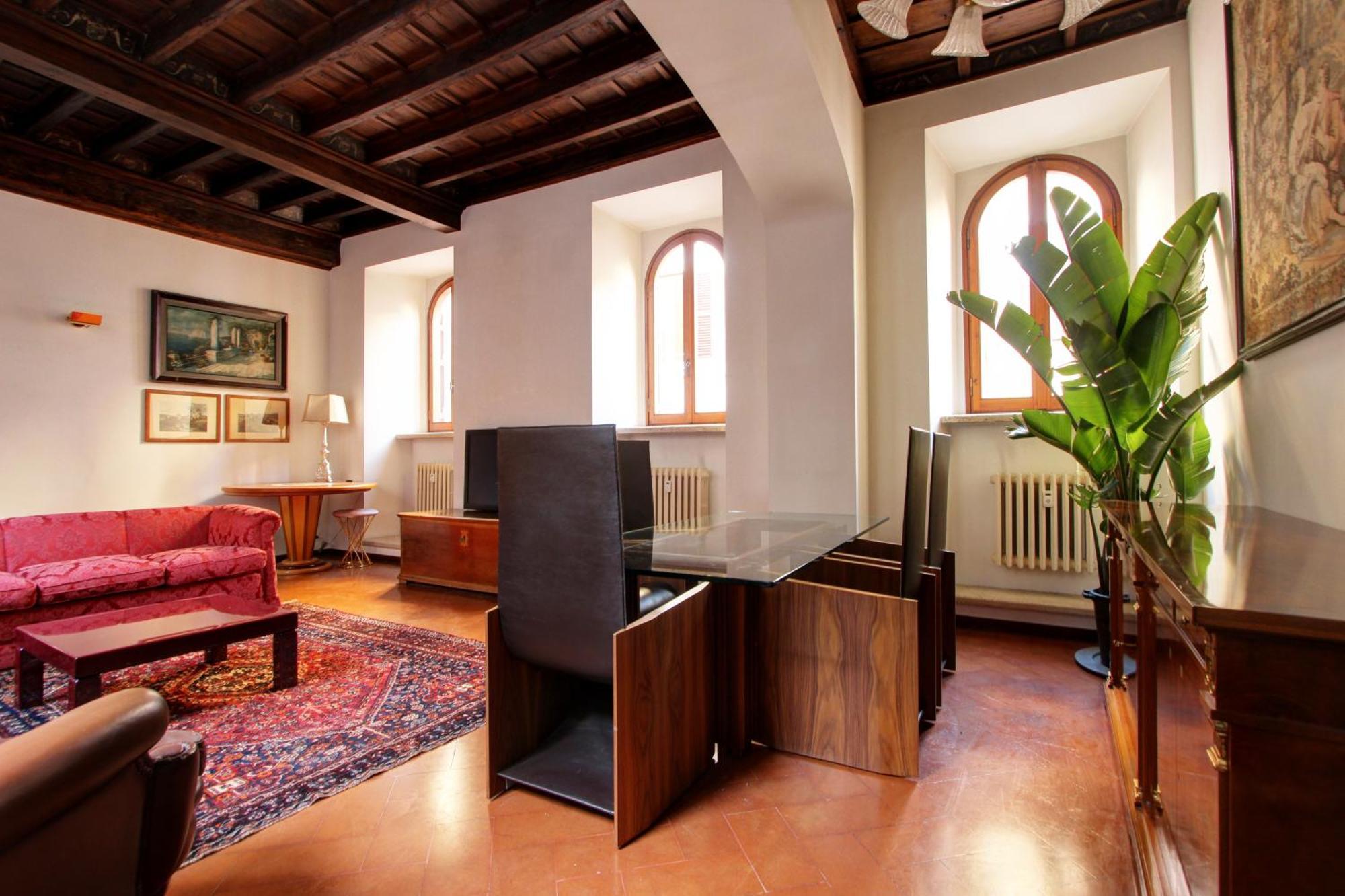 Apartment Centro Storico - Palazzo Avila '500 Rome
